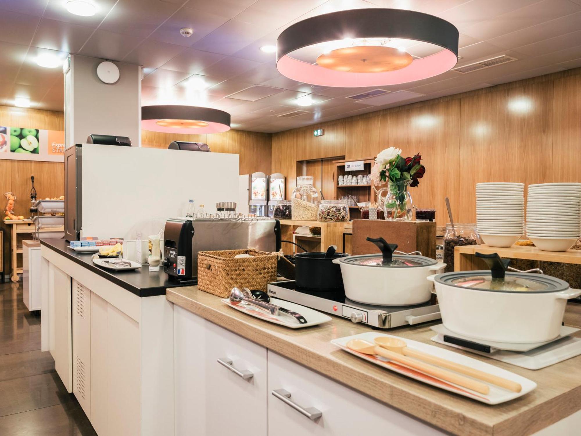 Holiday Inn Express Saint-Nazaire By Ihg Экстерьер фото